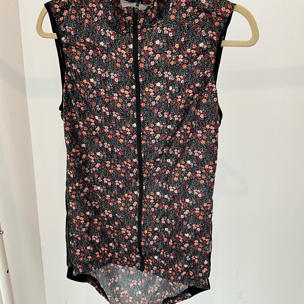 Cafe du Cycliste Floral Sleeveless Cycling Vest